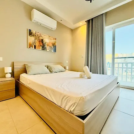 Daire Stylish 2 Bedrooms In *