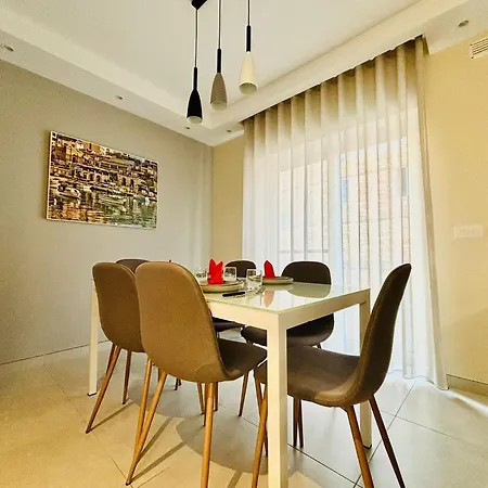 Stylish 2 Bedrooms In Daire